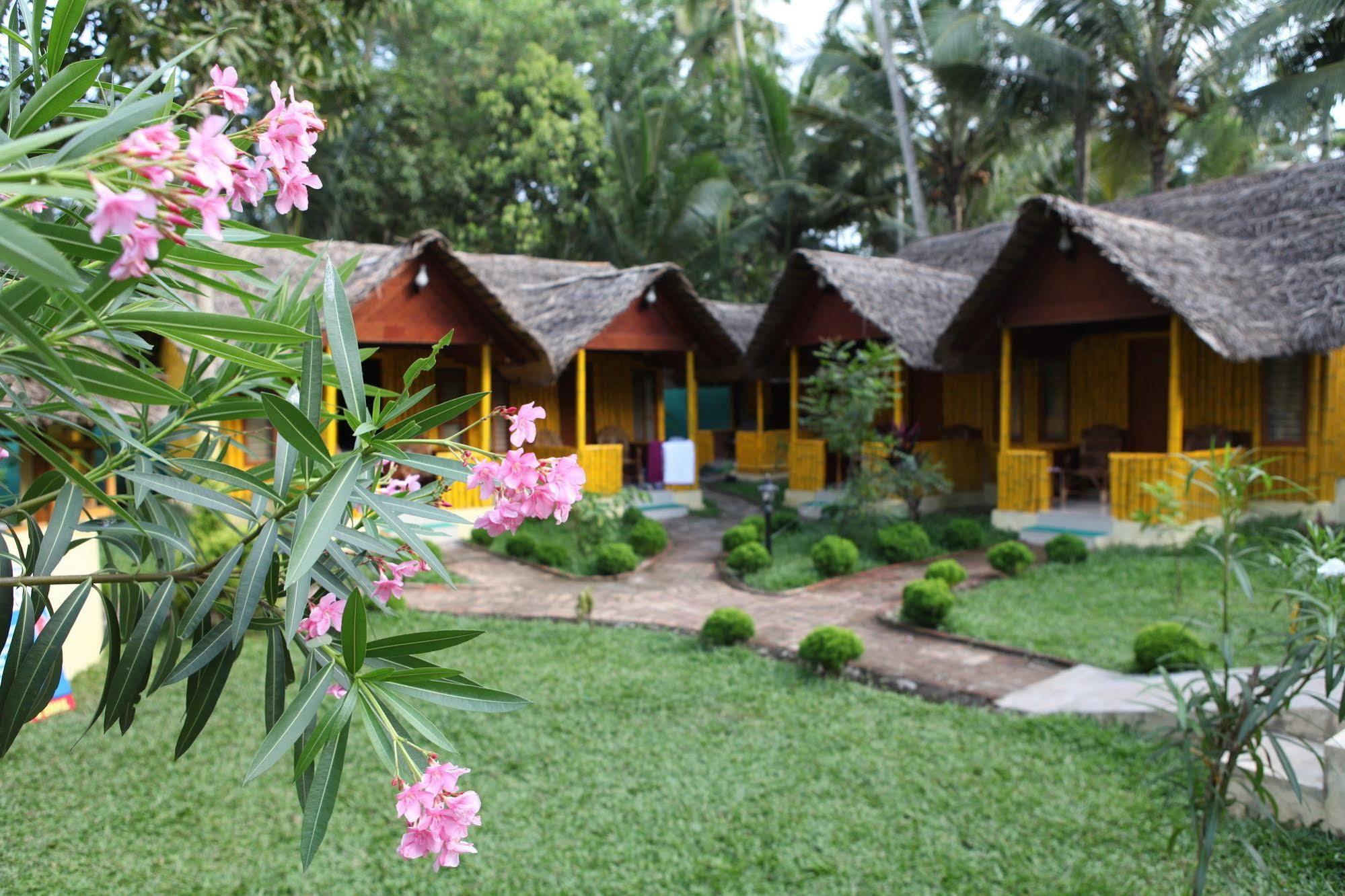 Savithri Inn Bamboo Cottages & Resorts Varkala Exterior photo